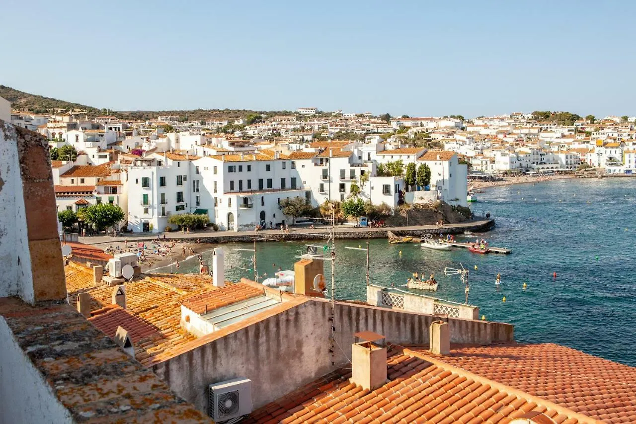 Akira Flats Cadaques Llane Daire